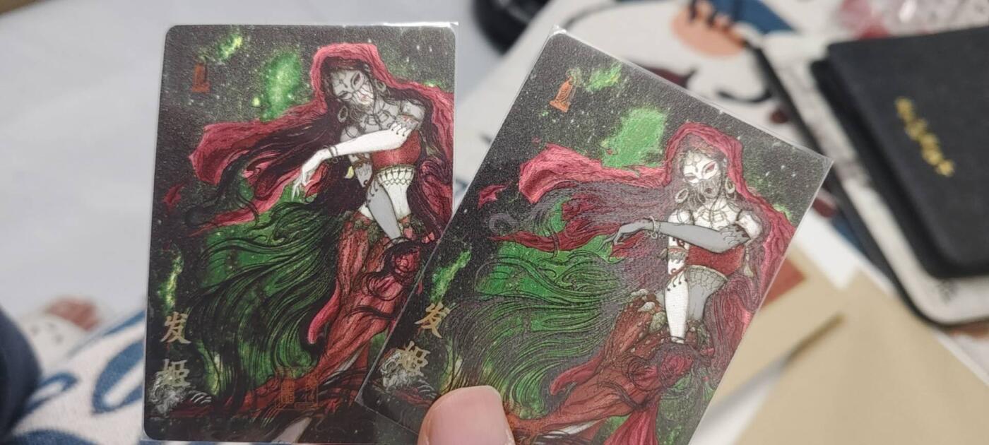 秋原瞳的小店第二十五期（持续收拍，时光冉冉，又是即将带走🍁🍁🍁飘落🌨️🌨️🌨️的季节，一大批好物正在路上，敬请期待） 卡萃活动粗闪特卡发姬一对，实物精美