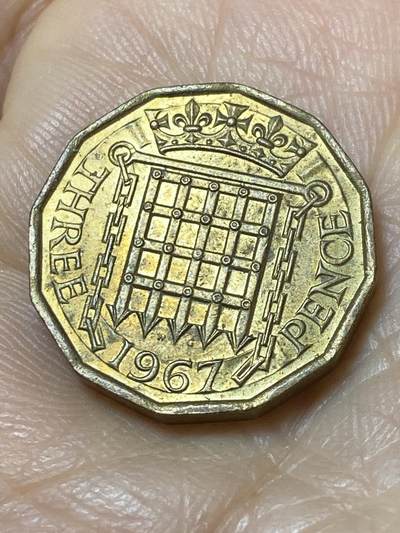 2025年第一百一十二场(总第一百三十八场）外国好品散币(免佣金) - 英国🇬🇧1967年3便士(伊丽莎白二世青年桂冠第二版，普制币关门年)