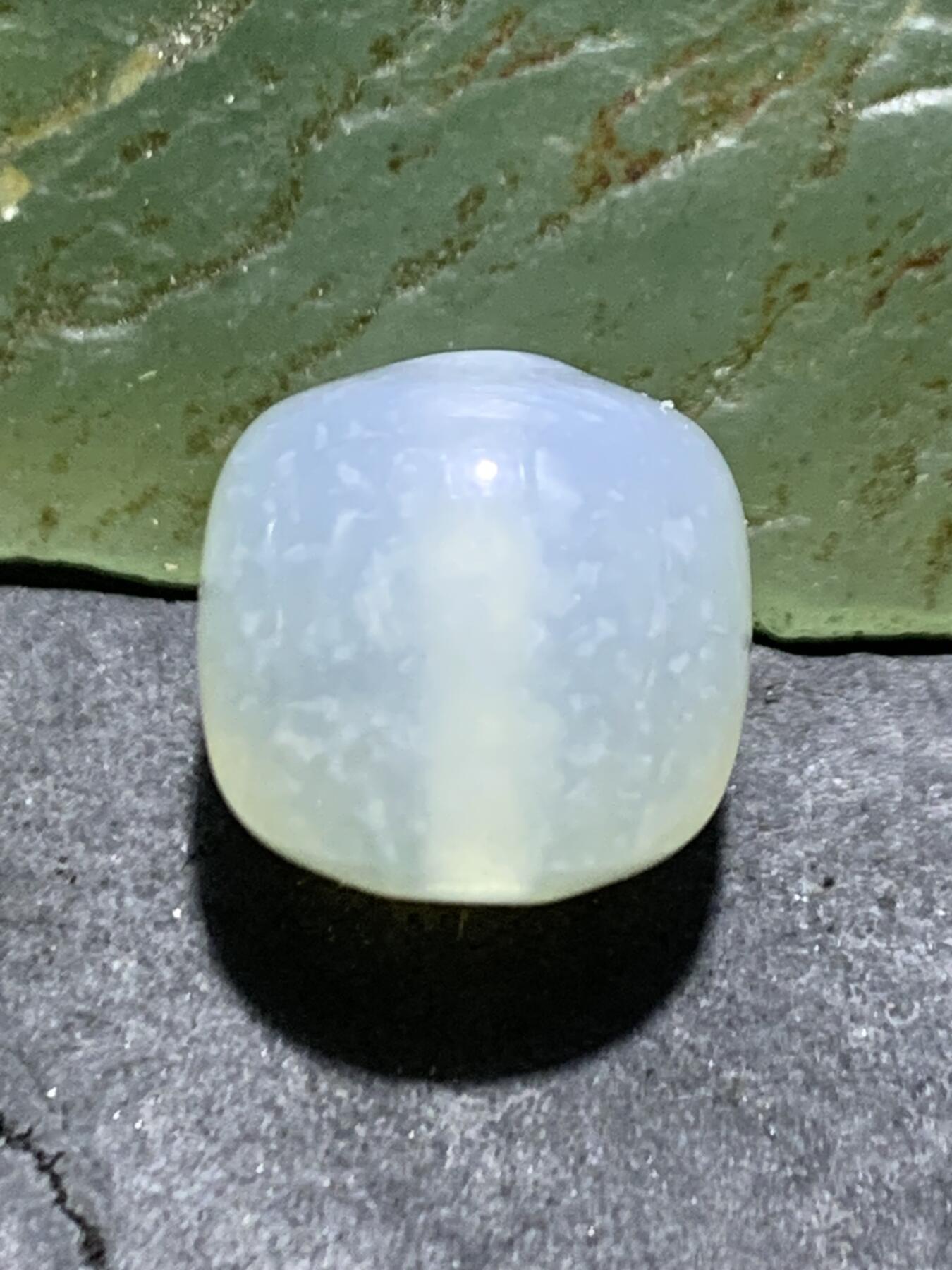 精美高玉化荔枝冻玛瑙老形桶珠一颗，。