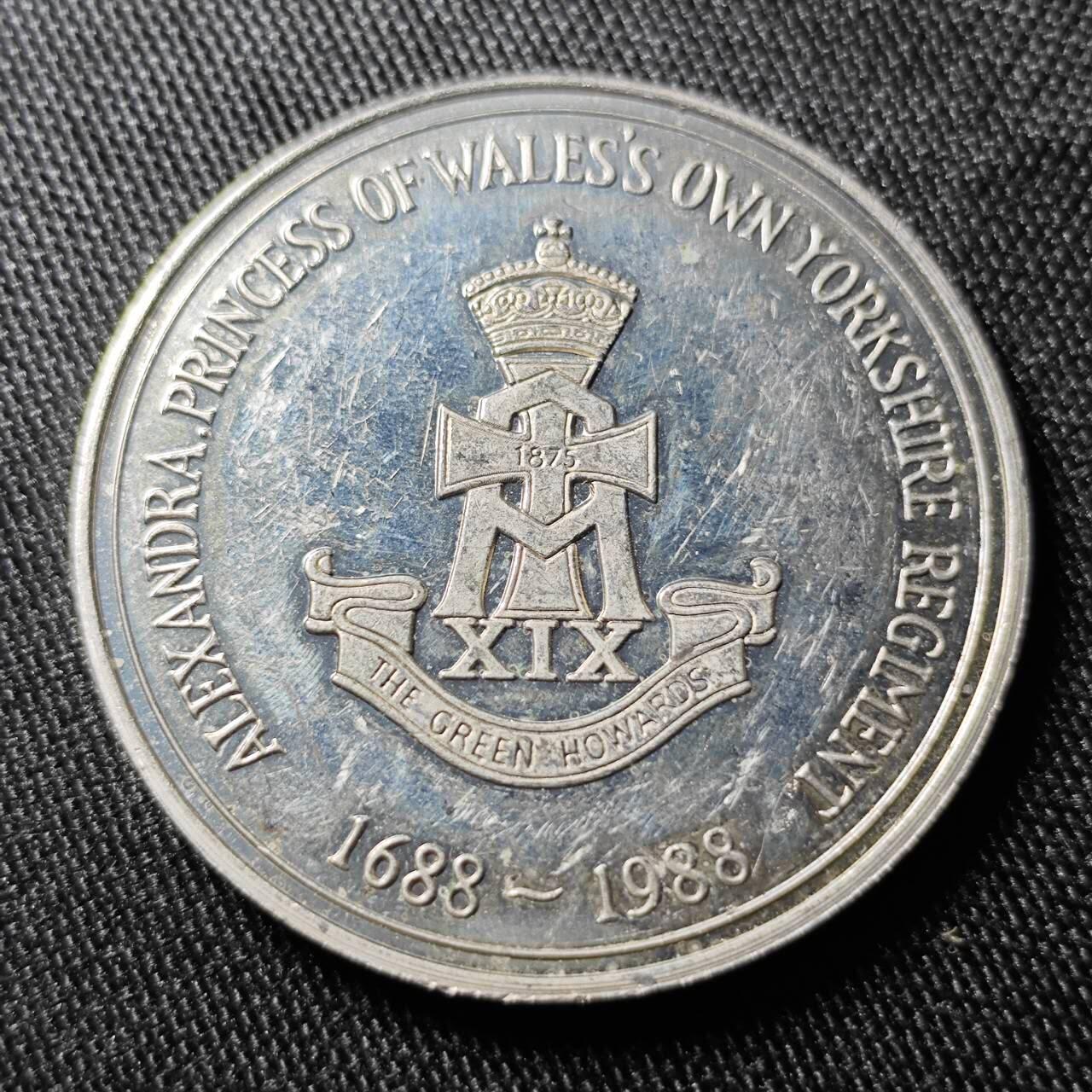 KK钱币收藏小铺  （套币 批量/好品散币 银币）专场  2月预留时间 周末发货  1968纪念章一枚 重35克