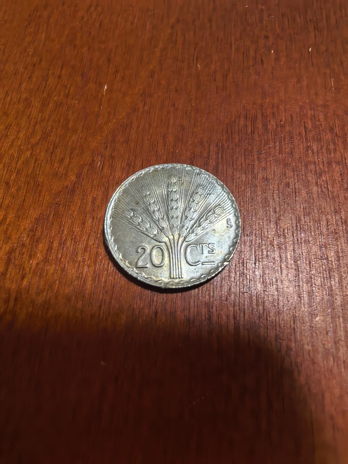 长老汇蛇年精选第六十二场拍卖 1942乌拉圭20分银币，3克720银，原光，独年份