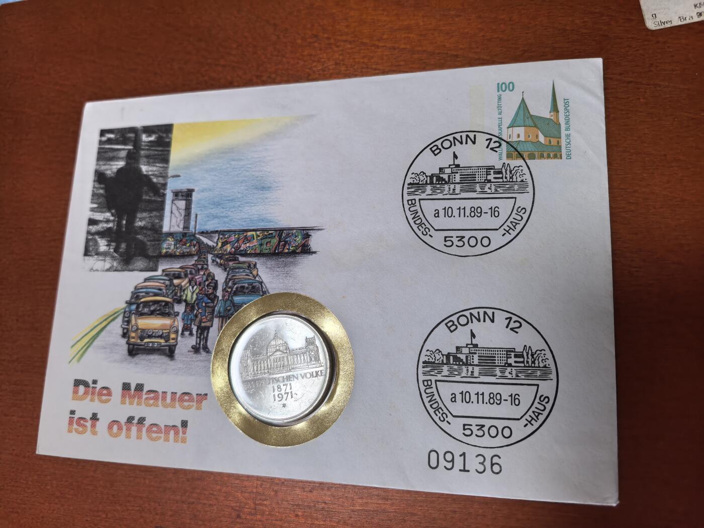 长老汇蛇年精选第六十二场拍卖 1989西德邮币封首日封，含1971年5马克银币1枚，信封上的文字是“墙是打开的”