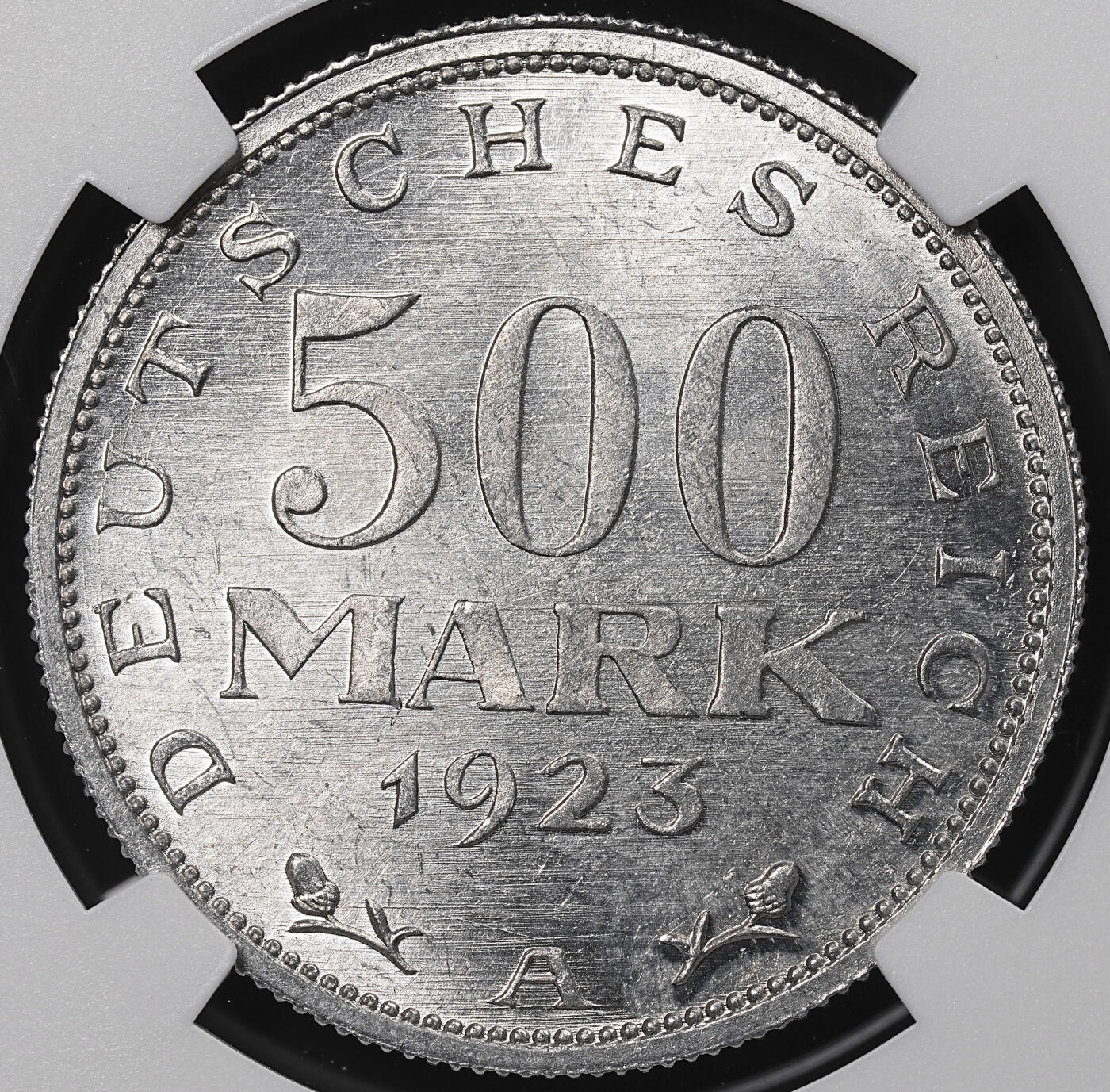 修遠堂世界钱币第八十九期 NGC评级 1923年魏玛政府200，500马克铝币两枚