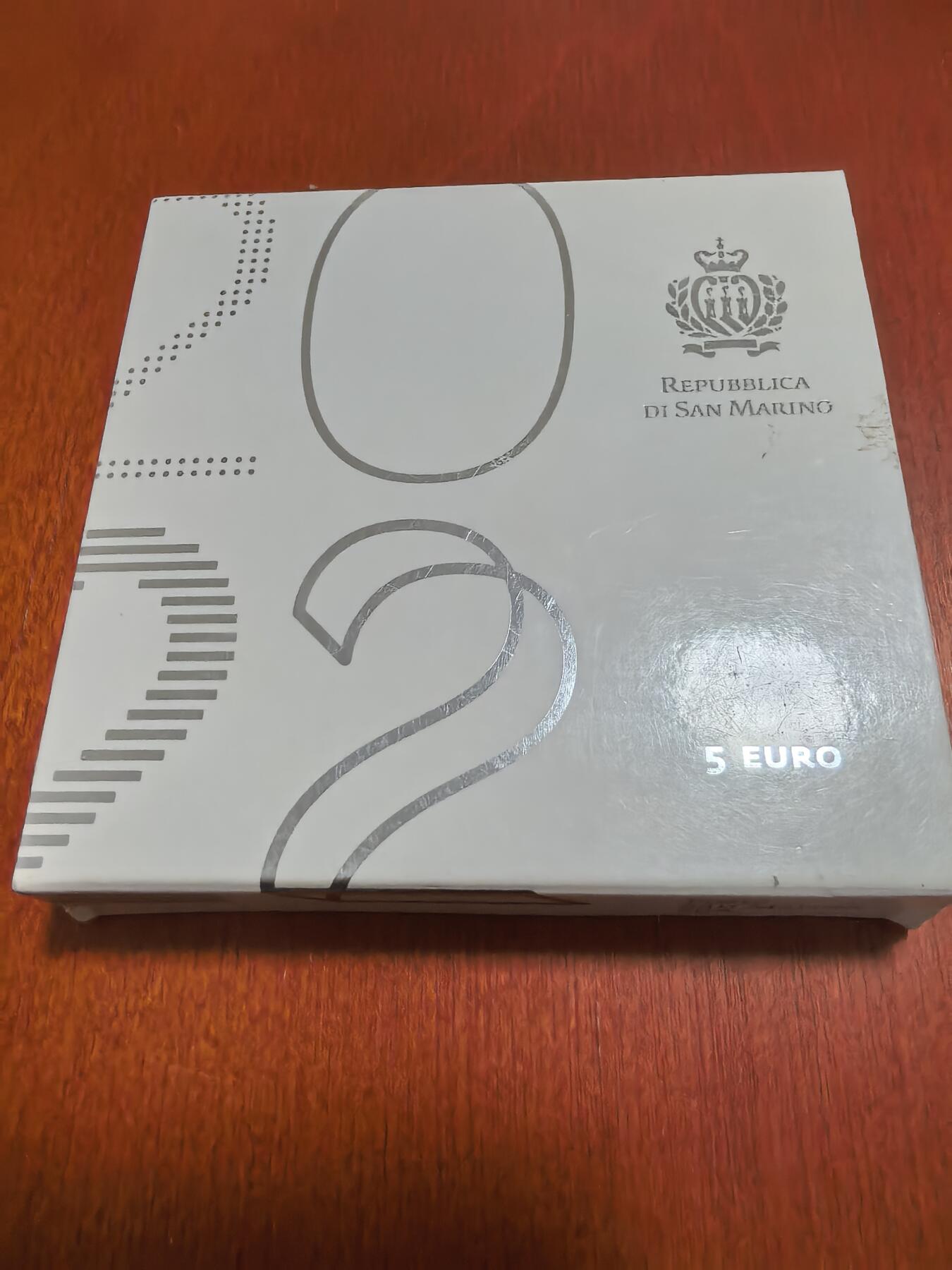长老汇蛇年精选第六十二场拍卖 2022圣马力诺里昂教堂5欧元精制银币，18克925银，盒证全