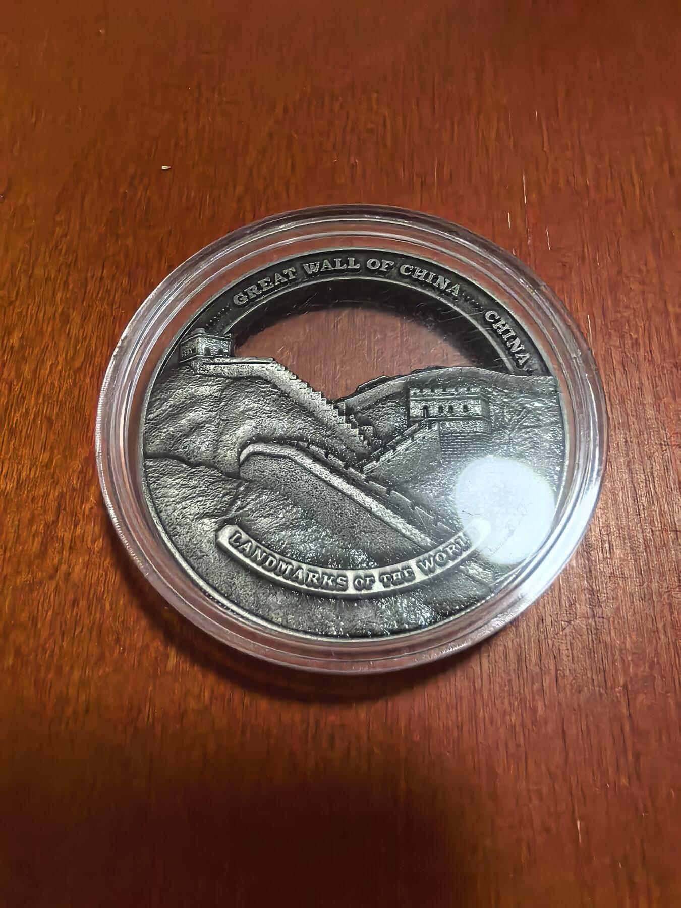 长老汇蛇年精选第六十二场拍卖 2022库克世界地标建筑之长城镂空1/2新西兰元纪念币，铜镍合金，50MM，重量28.5-42克，9999枚