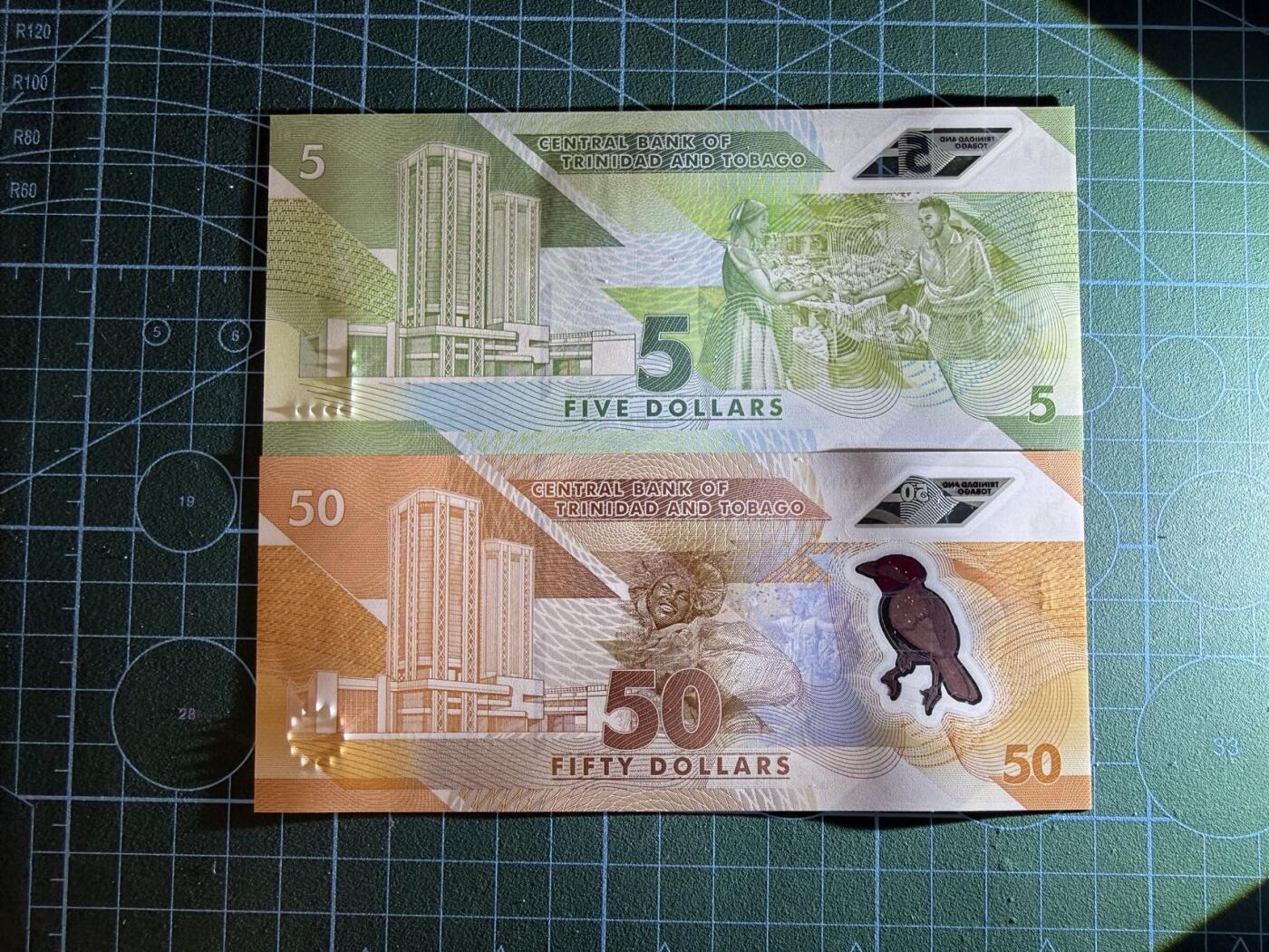 【炜奕收藏】，第四十七期 特立尼达和多巴哥5&50元，UNC品相