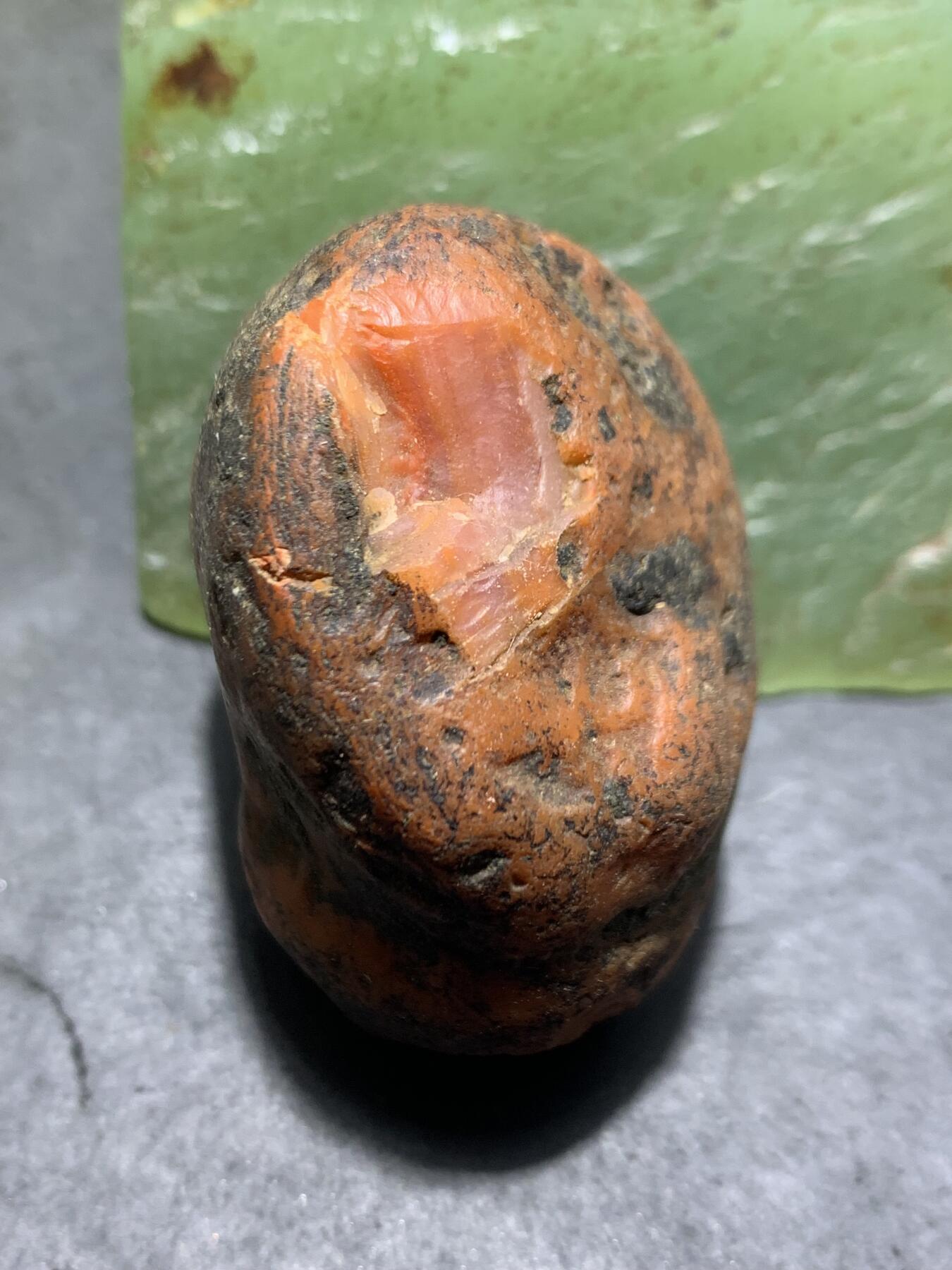 精美柿子红皮开窗料南红玛瑙原石一颗