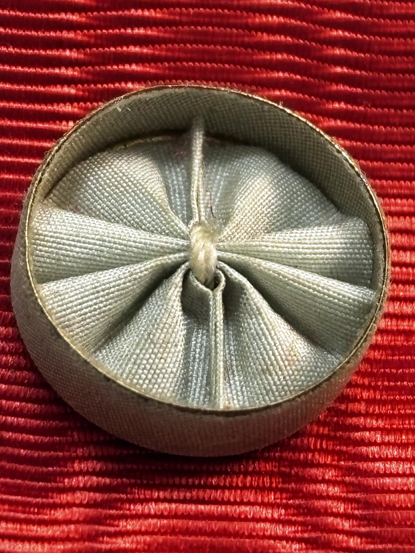 文馨钱币收藏第 276 场，优选品质银币，铜币，纪念章场，长期接收代拍品 日本昭和五十六年 纪元二千六百年祝典纪念章