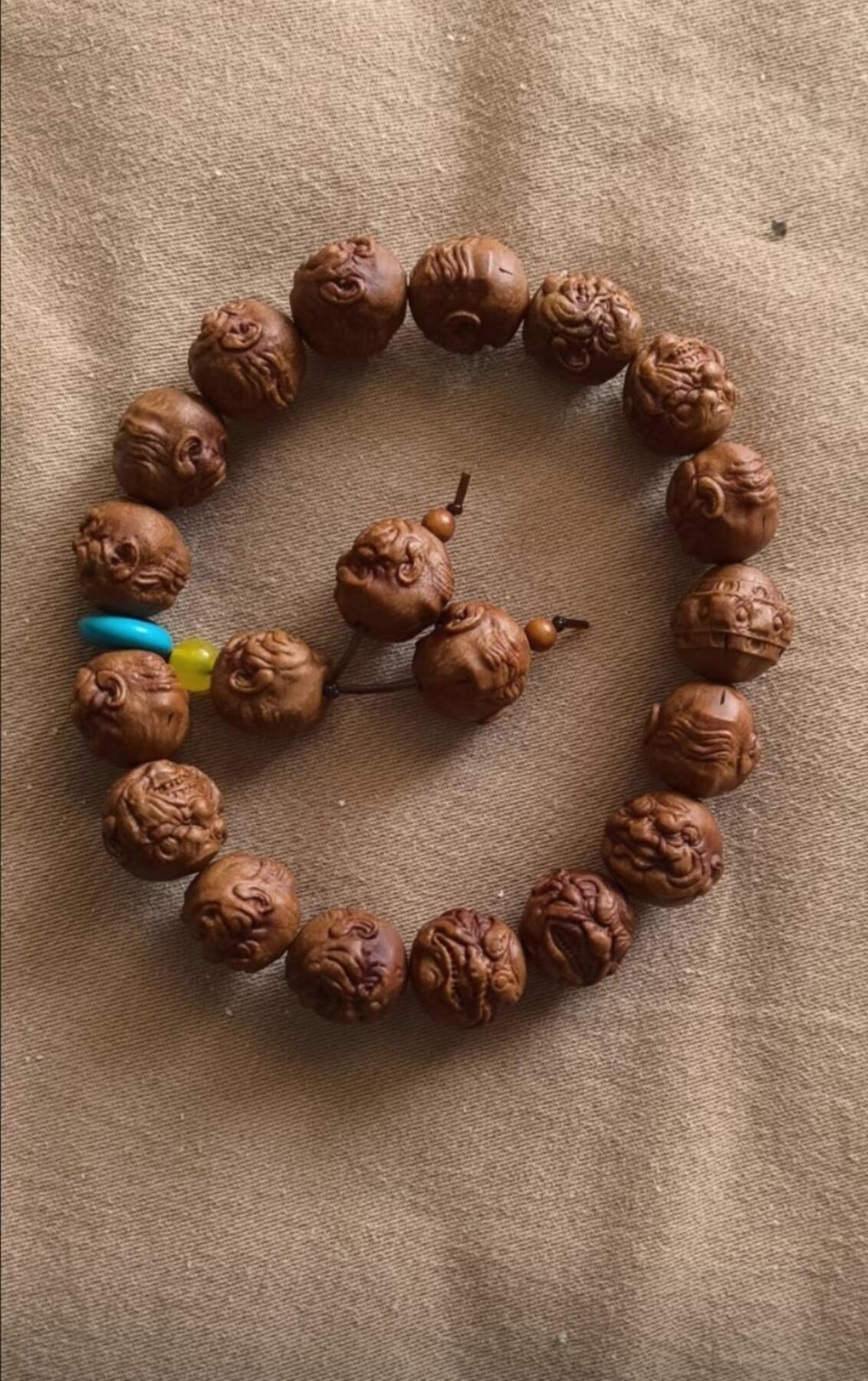 听雨轩（三）古玩杂相专场 龙纹桃核雕刻 恶僧佛爷 尺寸1.2 矮桩正圆小核桃手串