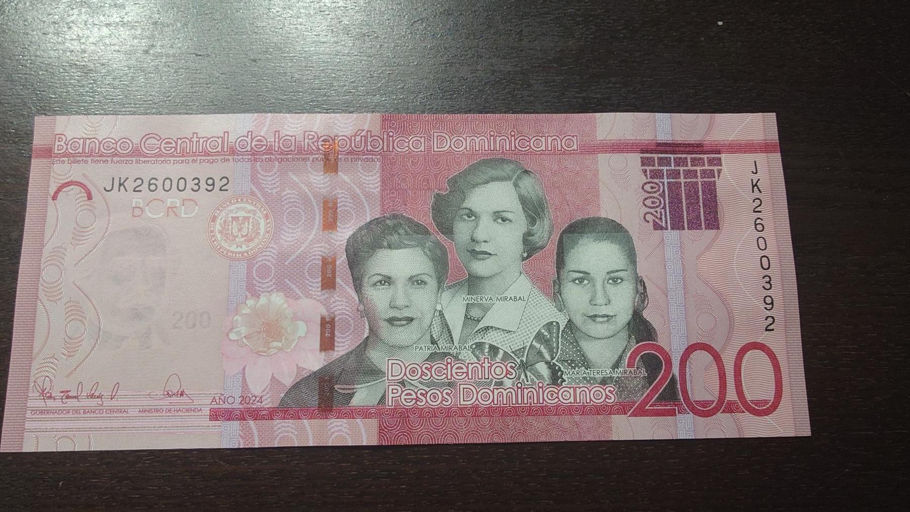 世界钱币～微拍第209期暨2025年第49期  新货（卖剩）专场 2024年最新签名多米尼加200比索 全新绝品无47尾号392