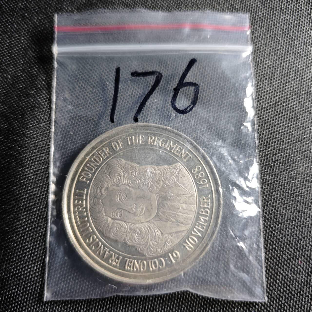 KK钱币收藏小铺  （套币 批量/好品散币 银币）专场  2月预留时间 周末发货  1968纪念章一枚 重35克