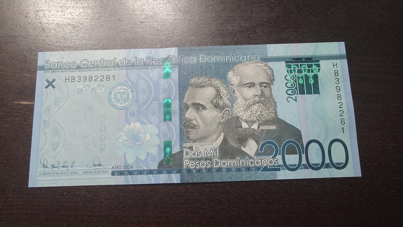 世界钱币～微拍第209期暨2025年第49期  新货（卖剩）专场 2024最新签名多米尼加2000比索 全新绝品无47尾号281