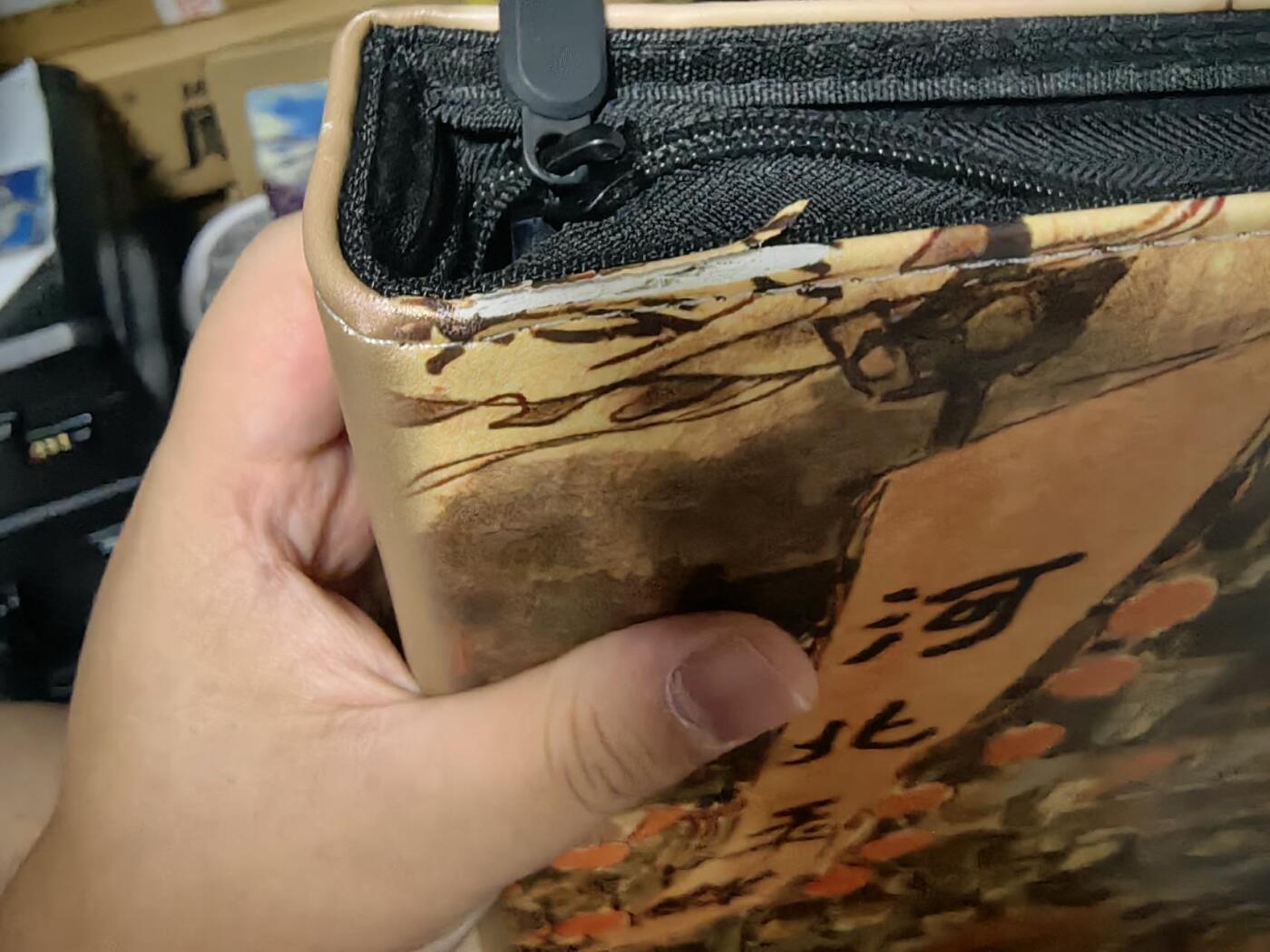海绵宝宝卡牌专拍第5场(本场有自留价 各种亲签卡，套卡大套，自制卡难免瑕疵，可能存在轻微撞角爆边等出厂瑕疵，品控介意勿拍！) 大圣卡通 新新水浒1送卡册有点瑕疵 缺卢俊义(异色代替) 鲁智深 燕顺 王英 李衮 孙新