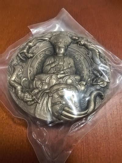 长老汇马年精选第十九场拍卖 2015峨眉山普贤菩萨高浮雕佛手铜章，60MM，沈阳造币厂