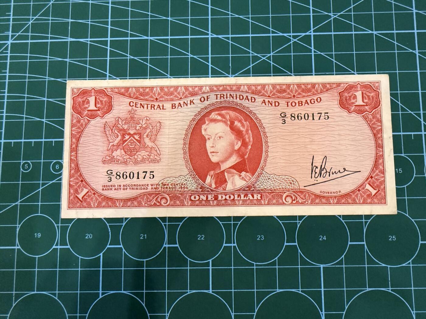 【炜奕收藏】，第四十七期 1964年特立尼达和多巴哥1元，流通品相，戎装女王像