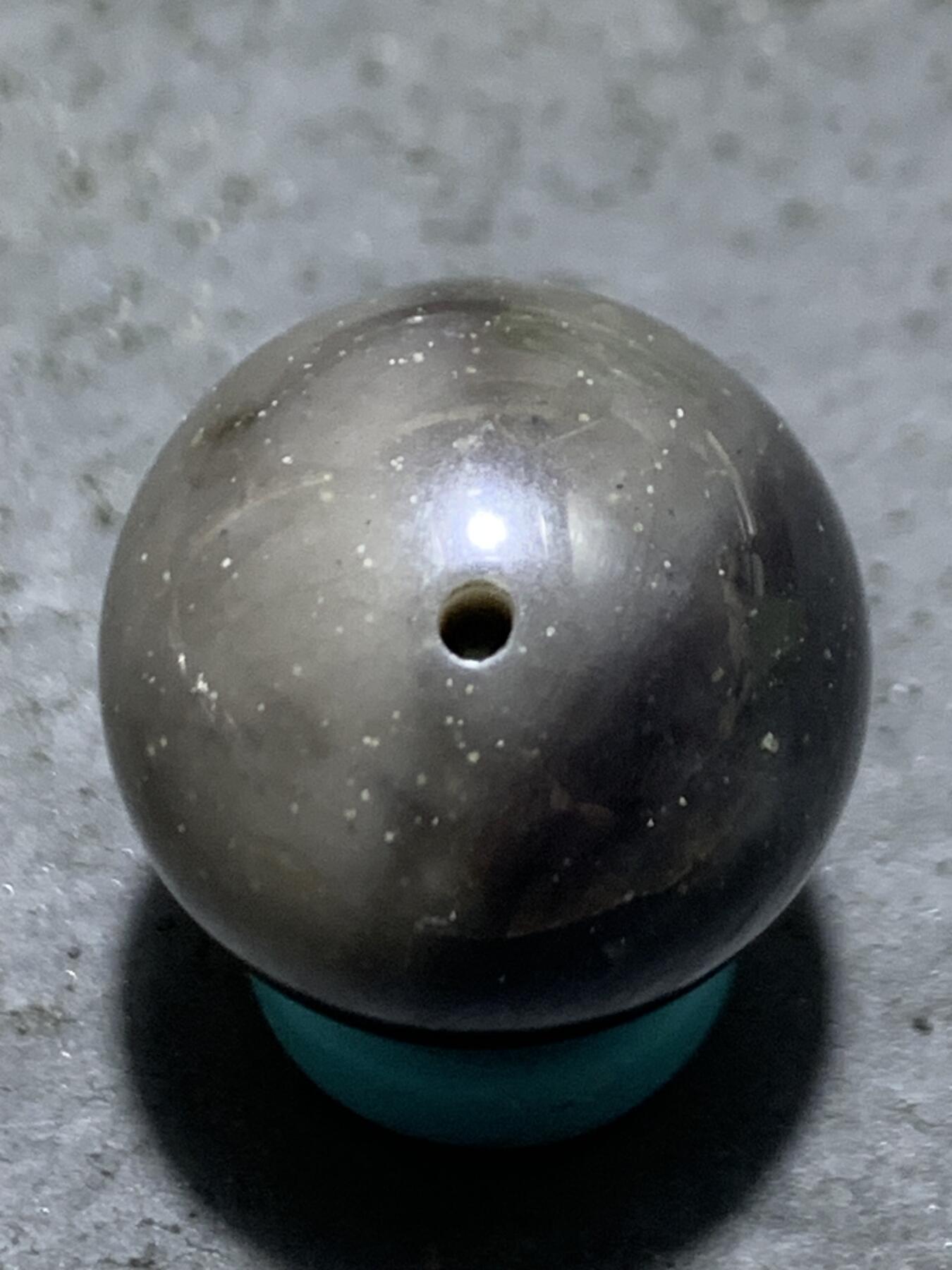 天然盐源玛瑙通货圆珠一颗！，