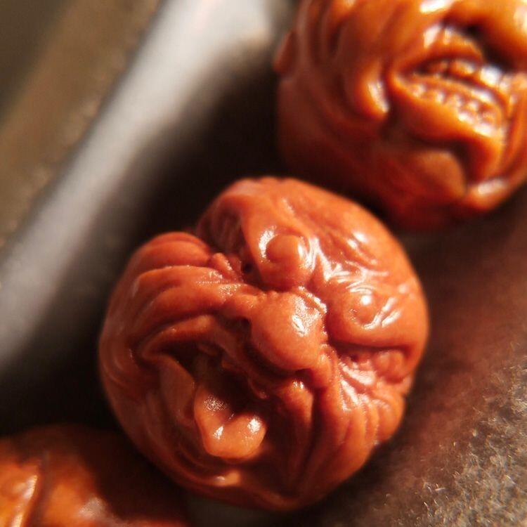 听雨轩（三）古玩杂相专场 龙纹桃核雕刻 恶僧佛爷 尺寸1.2 矮桩正圆小核桃手串
