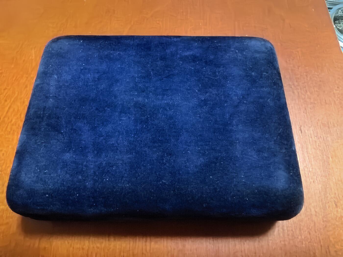 长老汇蛇年精选第六十二场拍卖 珍稀币！1994希腊海豚10+25埃居精制银币2枚套，38克999银，盒证全，2000套