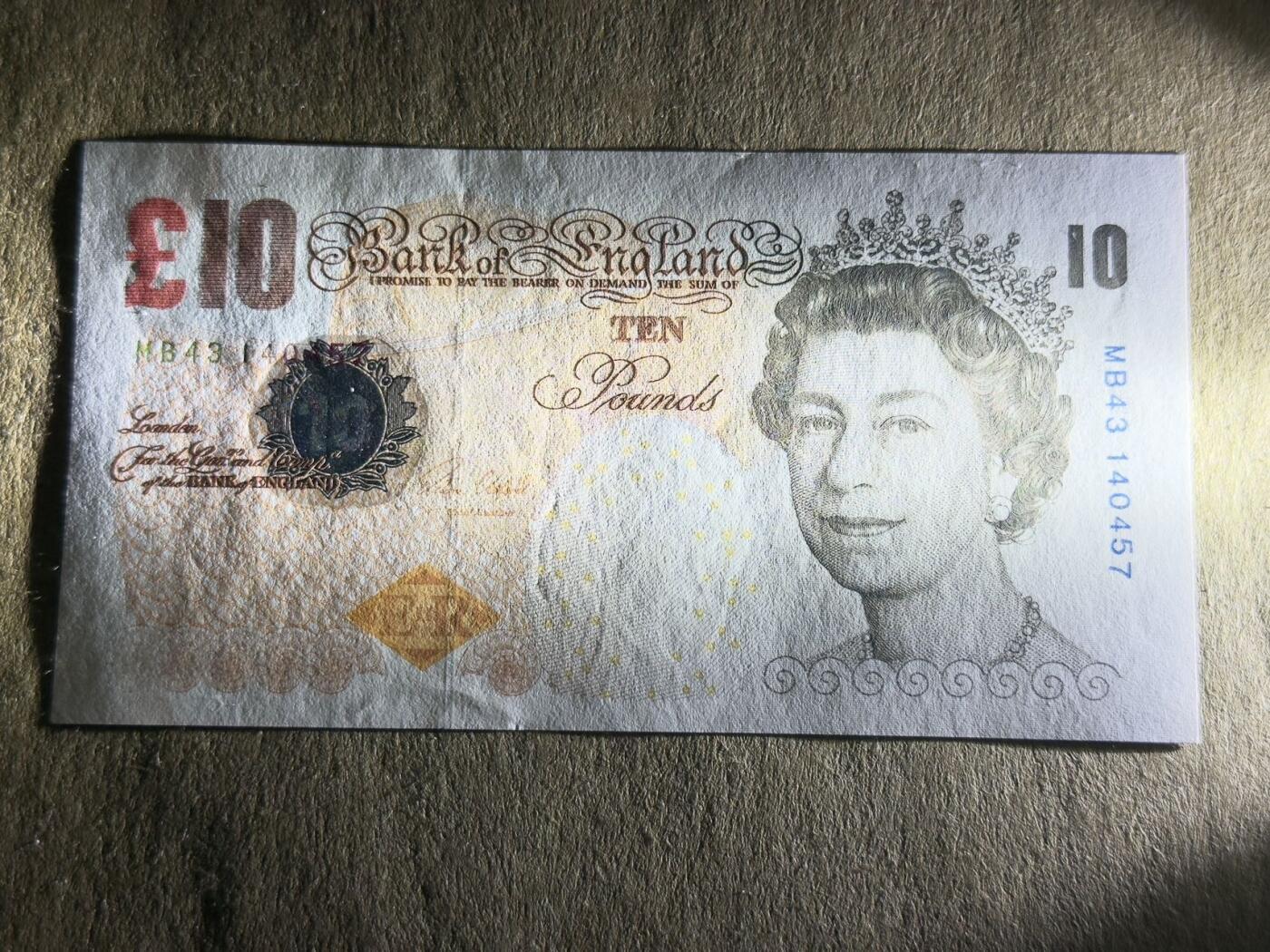 【礼羽收藏】🌏世界钱币拍卖第107期 英镑E再版5-10英镑两张全新unc品相