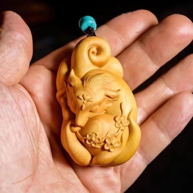 听雨轩（一） 木雕专场 崖柏木雕 送福九尾狐狸手把件