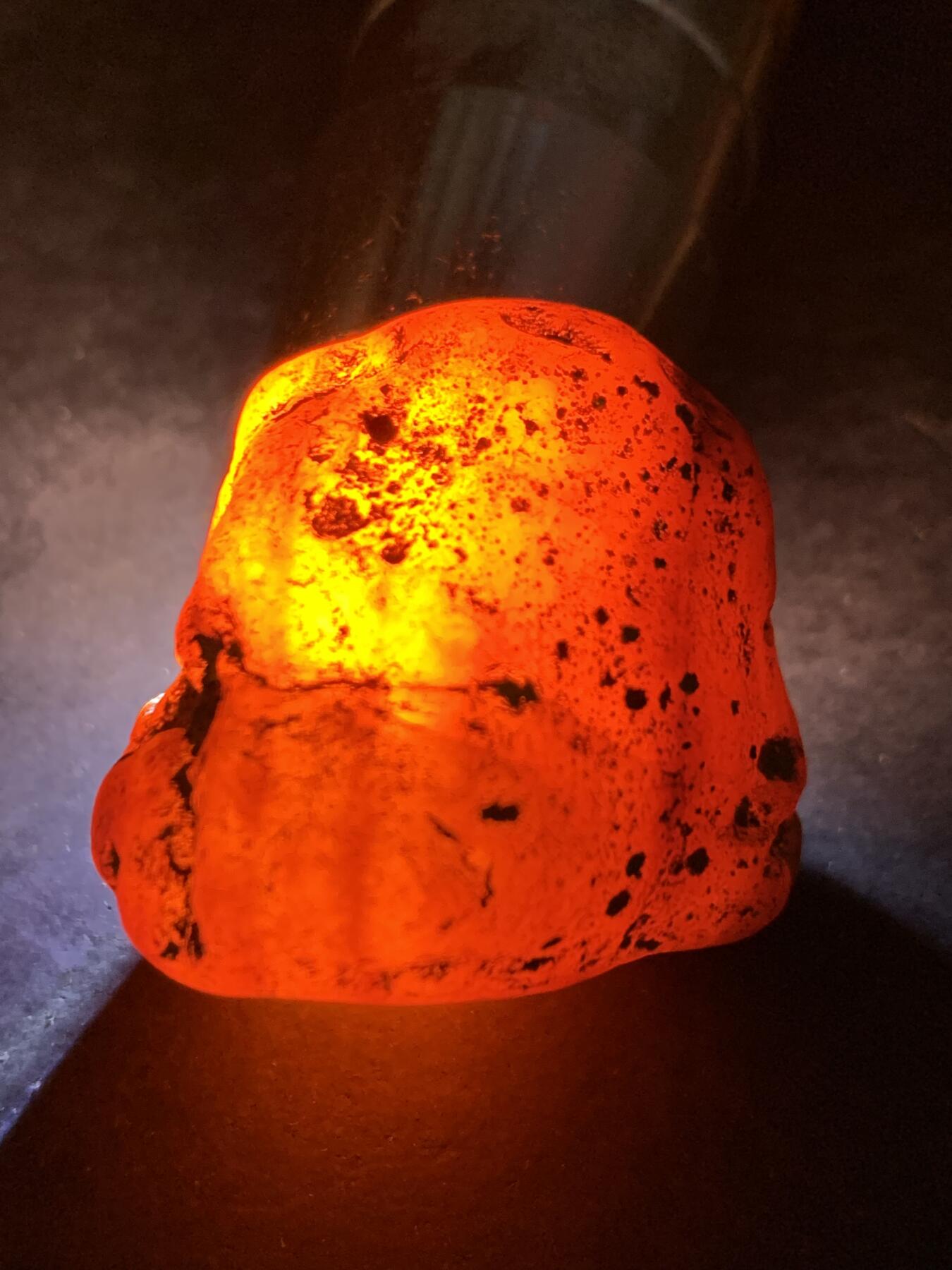 精美红皮未开窗南红玛瑙原石一颗