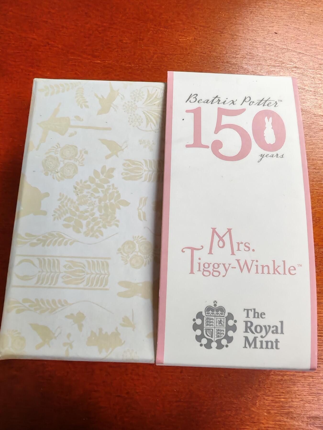 长老汇蛇年精选第六十三场拍卖 2016英国彼得兔150周年刺猬德文克夫人50便士彩色精制7边形银币，盒证全，1.5万套
