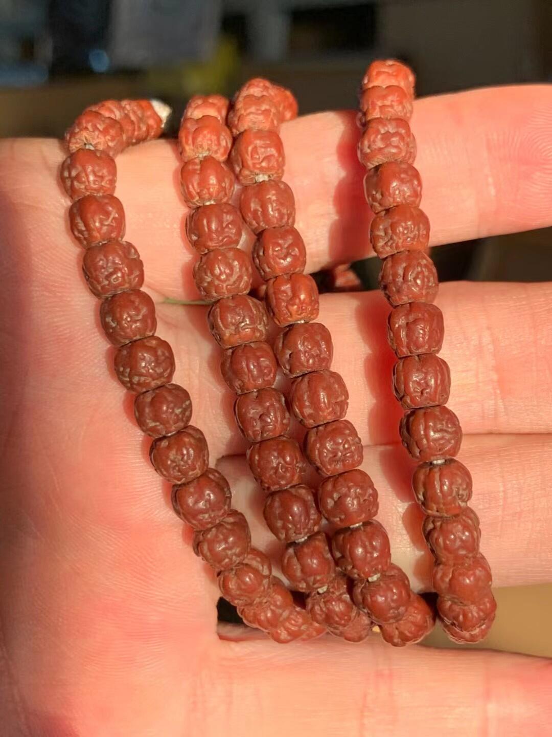 零元拍：NO.8 五爪金龙小佛手长串5MM左右，非常容易变红，坊间人称三日红，很容易有盘玩成就感。图8是我自己盘玩效果