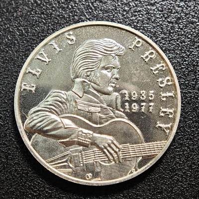 【德藏】世界币章拍卖第150期（拍品征集中~欢迎藏友联系） - 1977年 美国摇滚名人堂、全美音乐奖终生成就奖、格莱美终生成就奖埃尔维斯·普雷斯利(猫王)纪念银章 直径约：32.1mm；重约：13.7g