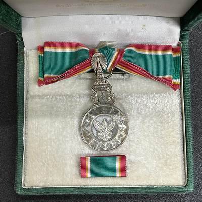 西秦中古拍卖第六十三期 - 泰国银级德雷古拉蓬奖章 银制 带原盒 略章