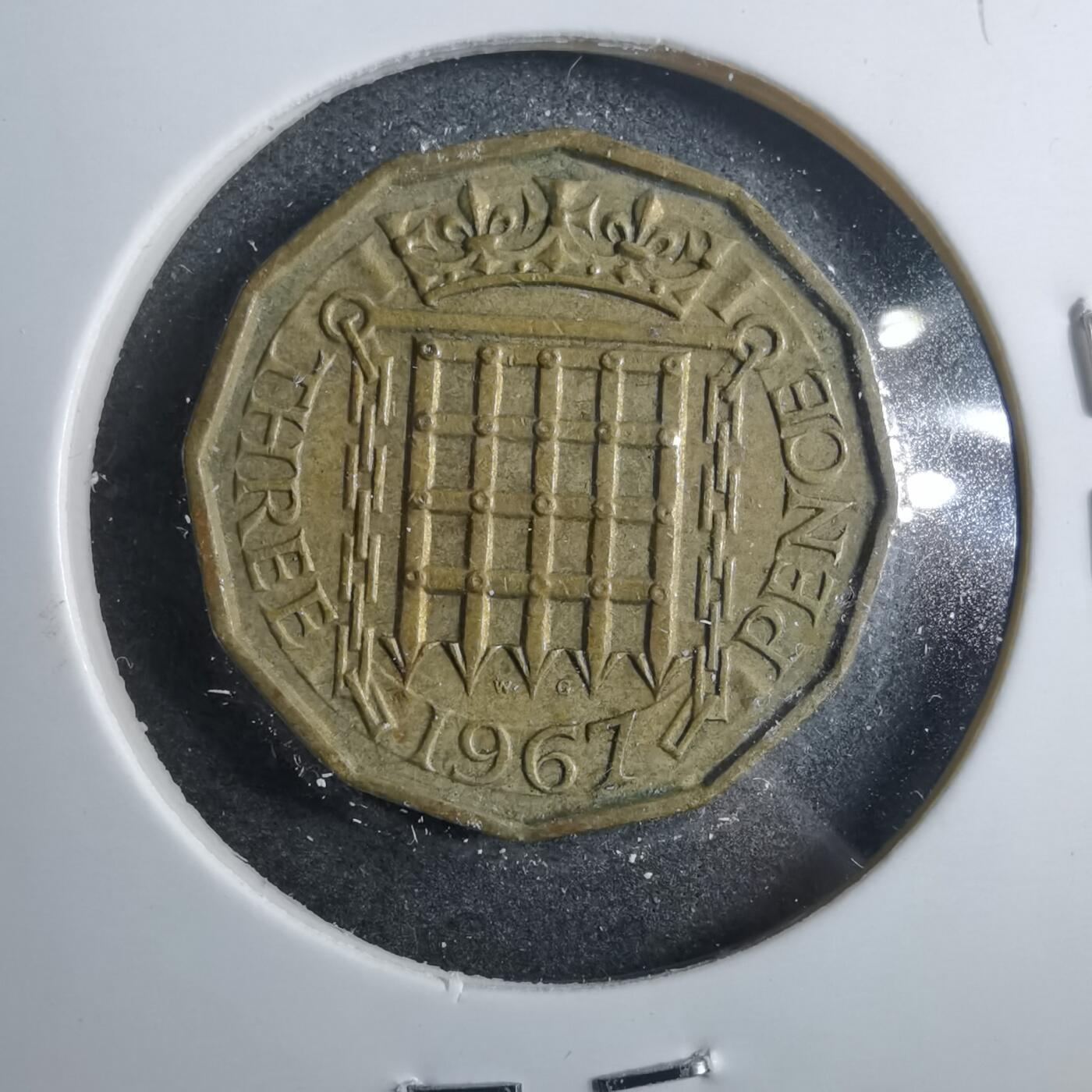沼泽如烟--第879场 英国1967年3便士