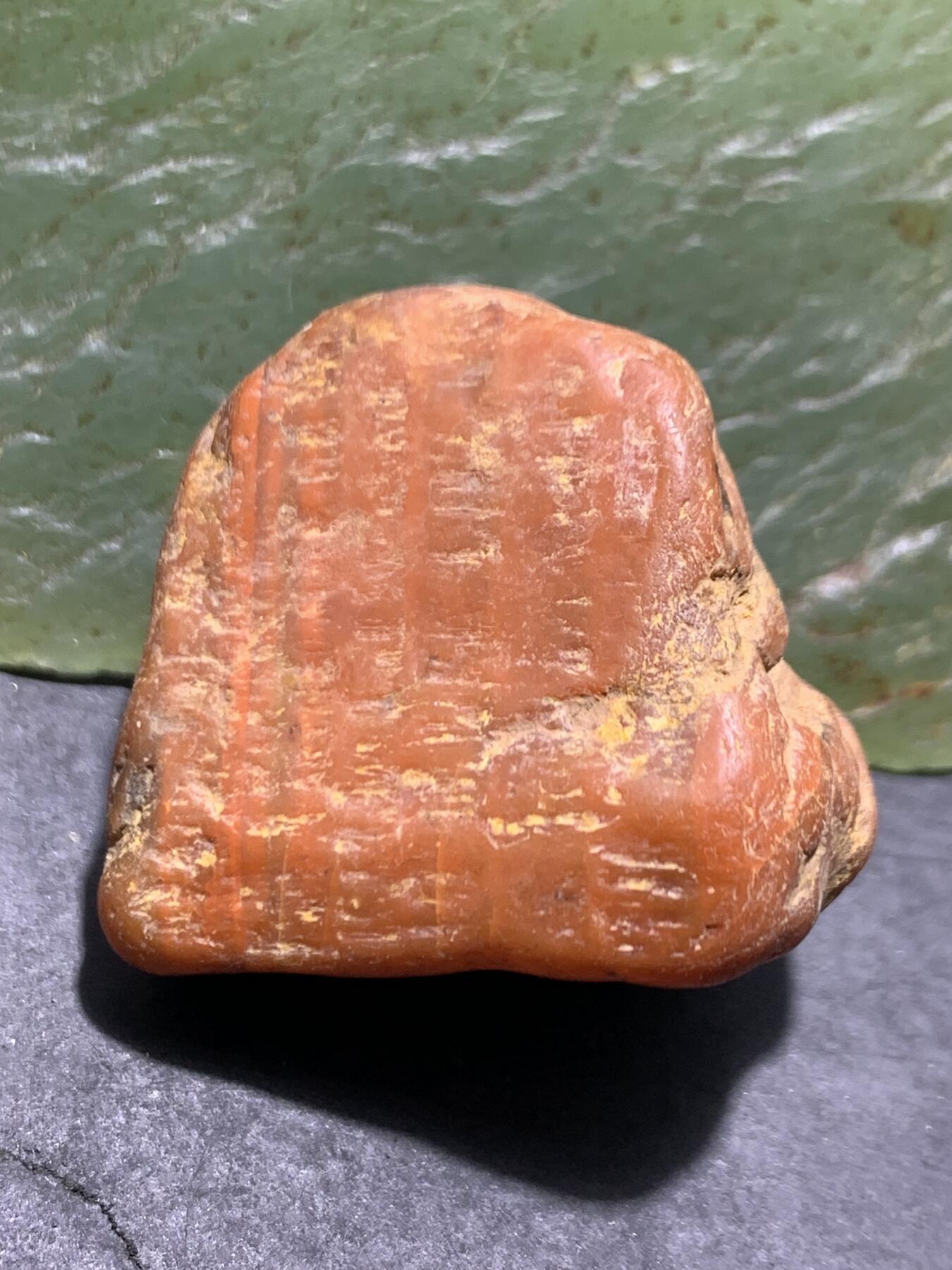 精美红皮未开窗南红玛瑙原石一颗