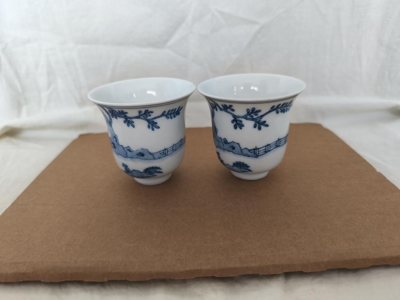 海外回流精品拍卖10.25 回流婴戏图青花杯一对有款