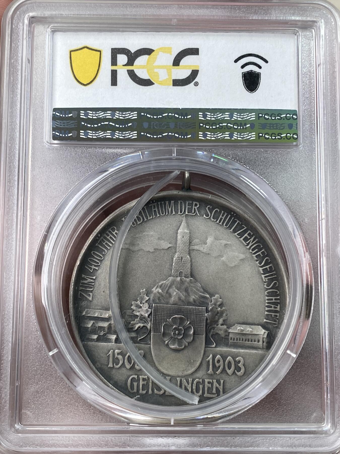 万国钱币拍卖第053期【万国秋季大拍下●周五周六两场连拍】 PCGS MS66 1903年德国巴登-符腾堡-蒂宾根区-措伦阿尔布县-盖斯林根守护协会成立400周年纪念大银章 精致磨砂质感 德系精工之作 罕见品种边铭950银 40.5MM 25.86G PCGS内盒胶圈有松动