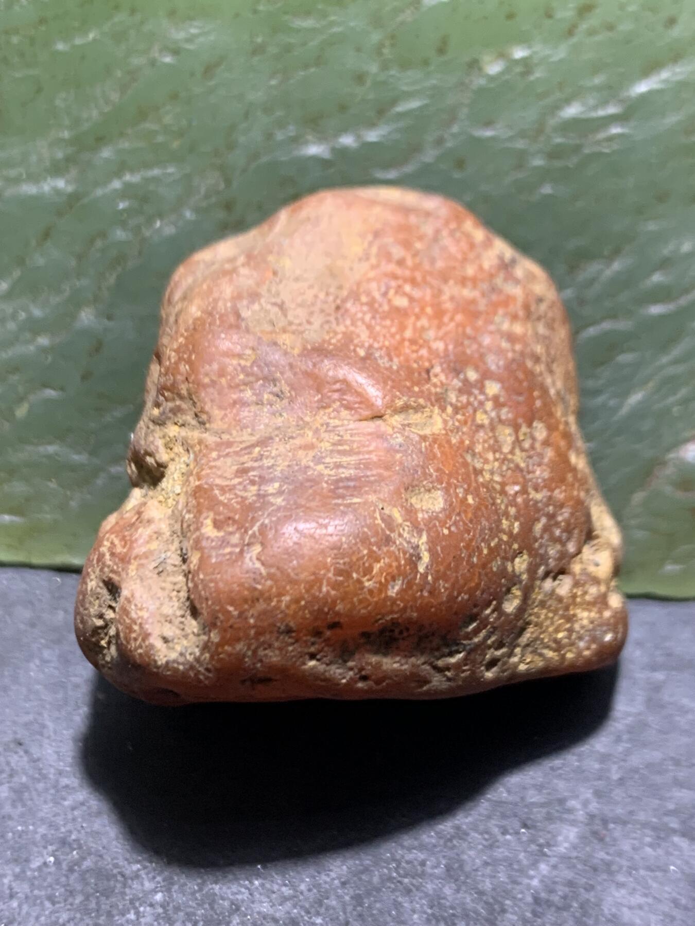 精美红皮未开窗南红玛瑙原石一颗