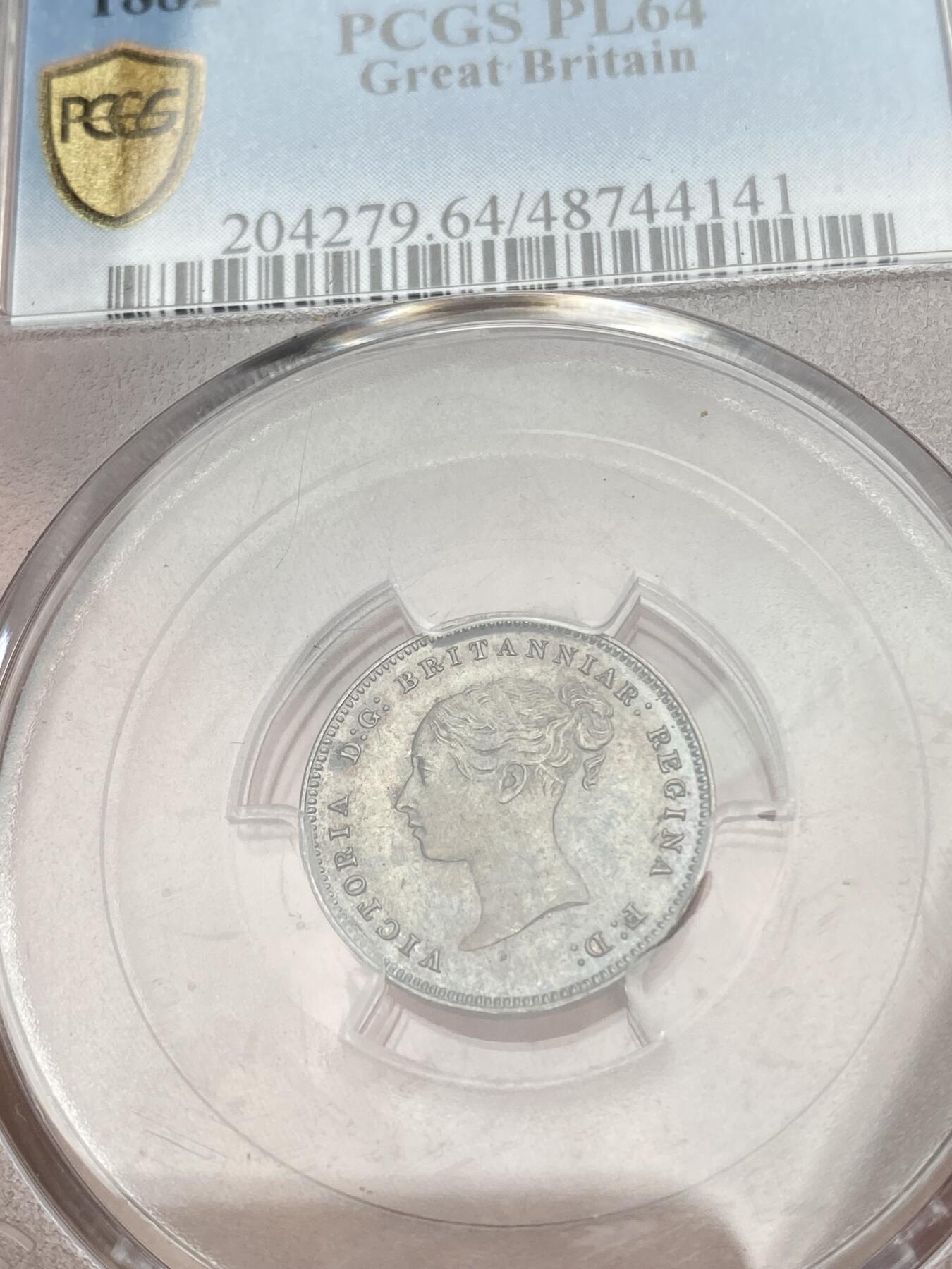 万国钱币拍卖第053期【万国秋季大拍上●周五周六两场连拍】 PCGS PL64 1882年英国维多利亚女皇濯足币4便士银币 类镜面天鹅绒彩好状态