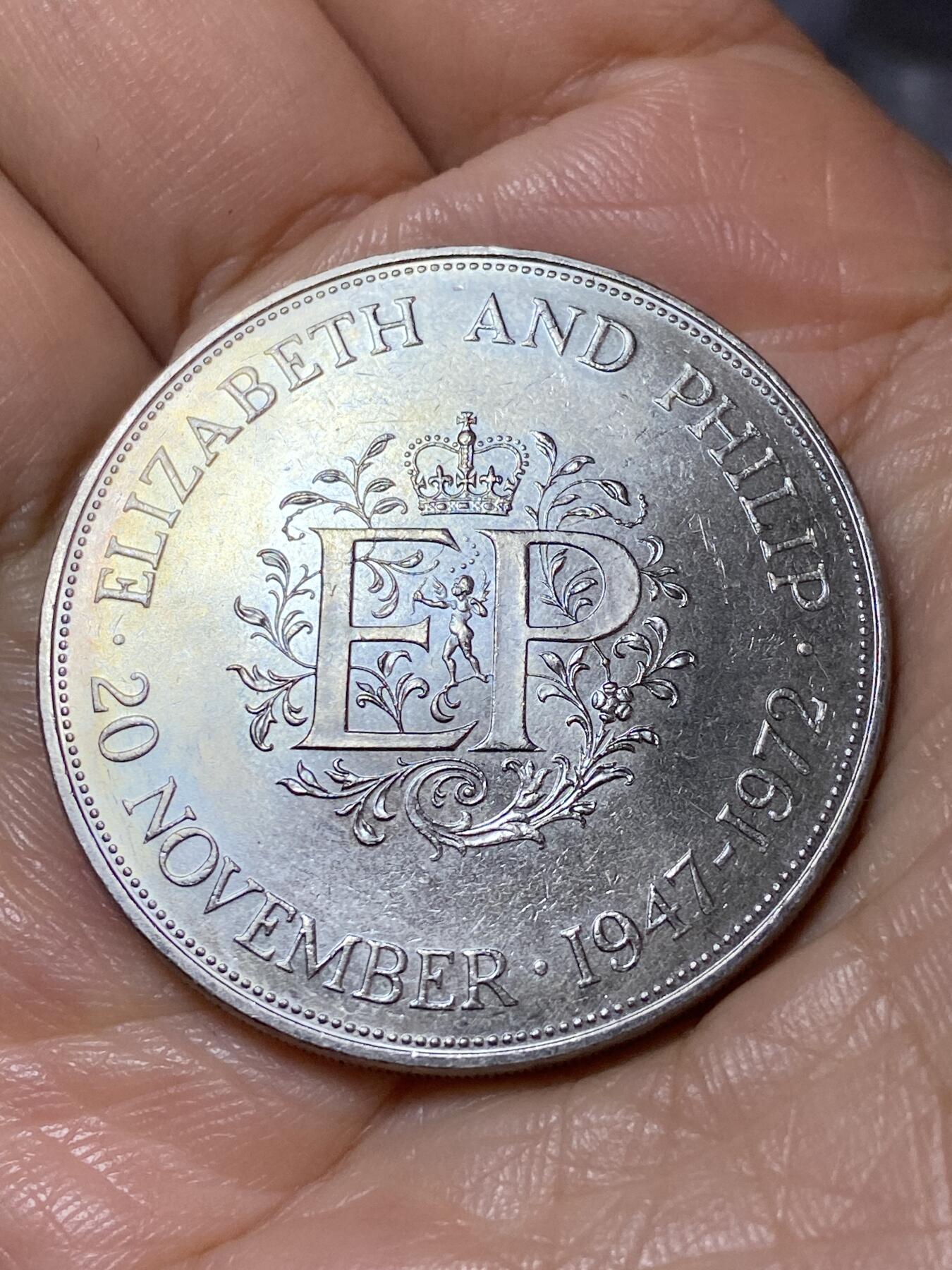 2025年第一百一十三场(总第一百三十九场）瑞士辅币专场(免佣金) 英国🇬🇧1972年25便士(伊丽莎白二世和菲利普亲王25周年银婚纪念币)