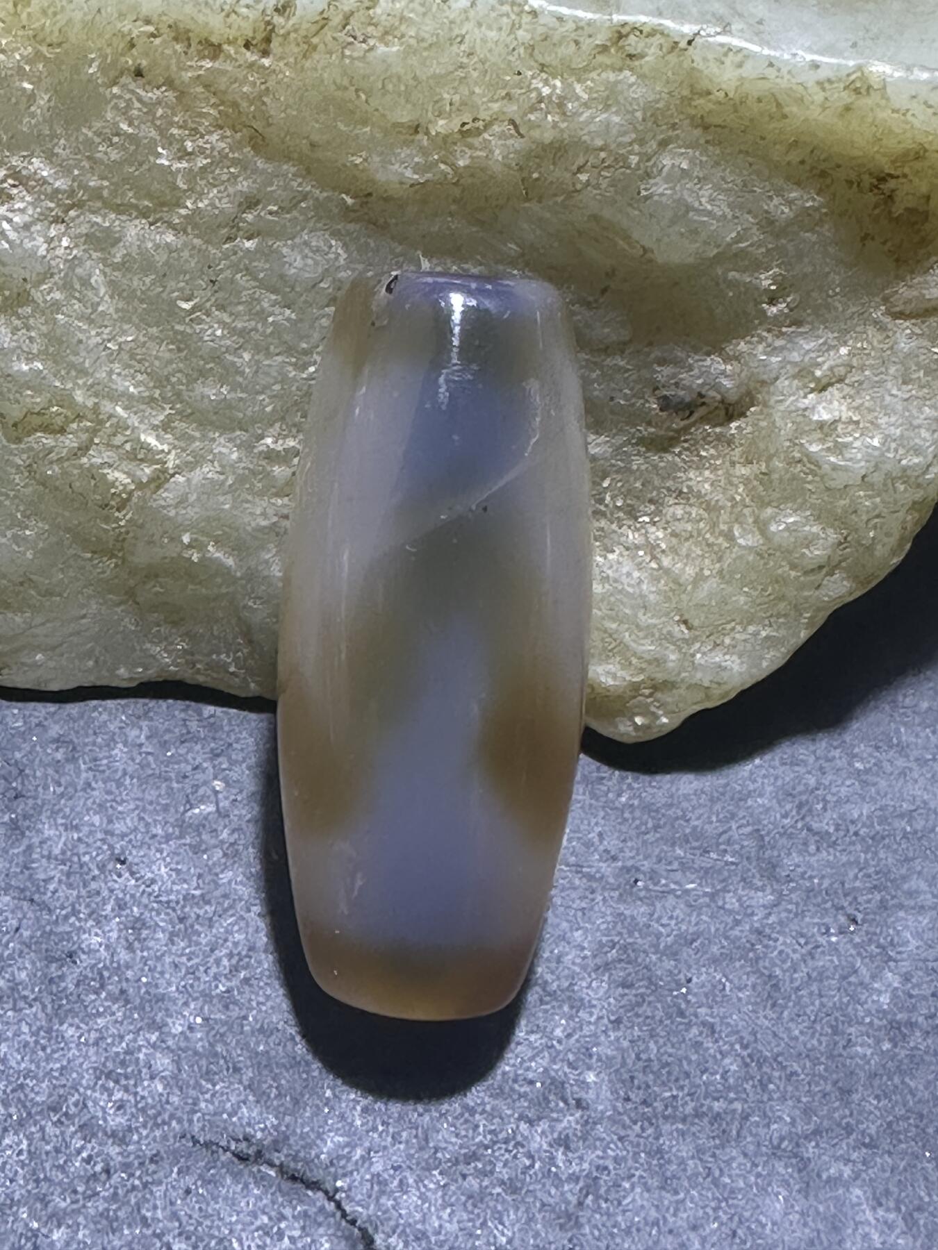 仅此一颗，藏传虎牙随形天珠一颗