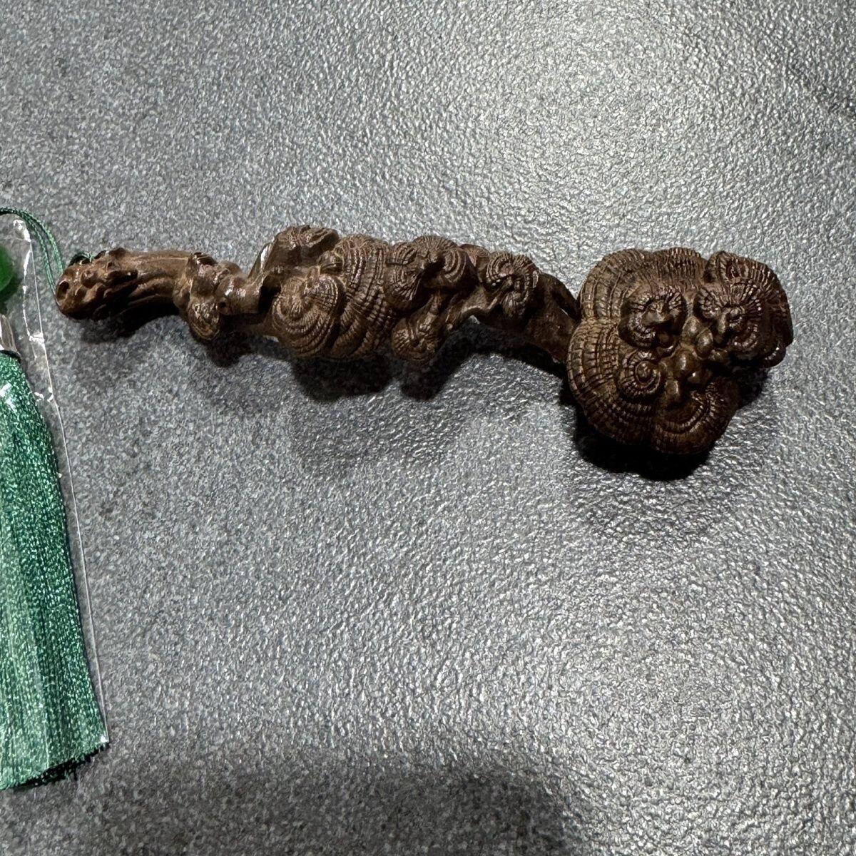 听雨轩（一） 木雕专场 沉香木灵芝如意手把件 10*2.5cm