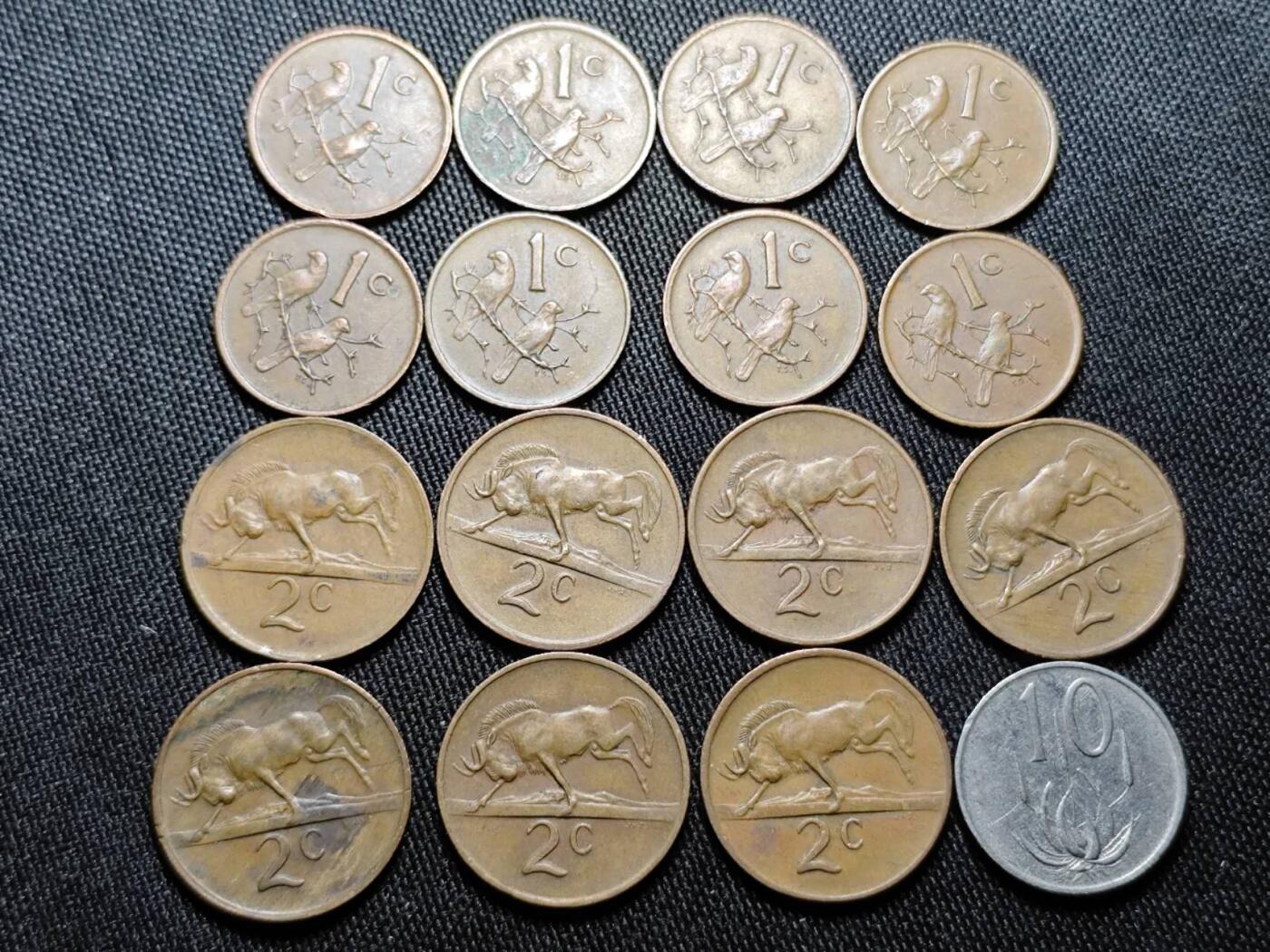 KK钱币收藏小铺  （套币 批量/好品散币 银币）专场  2月预留时间 周末发货  1973南非铜币散币一组16枚！可配套