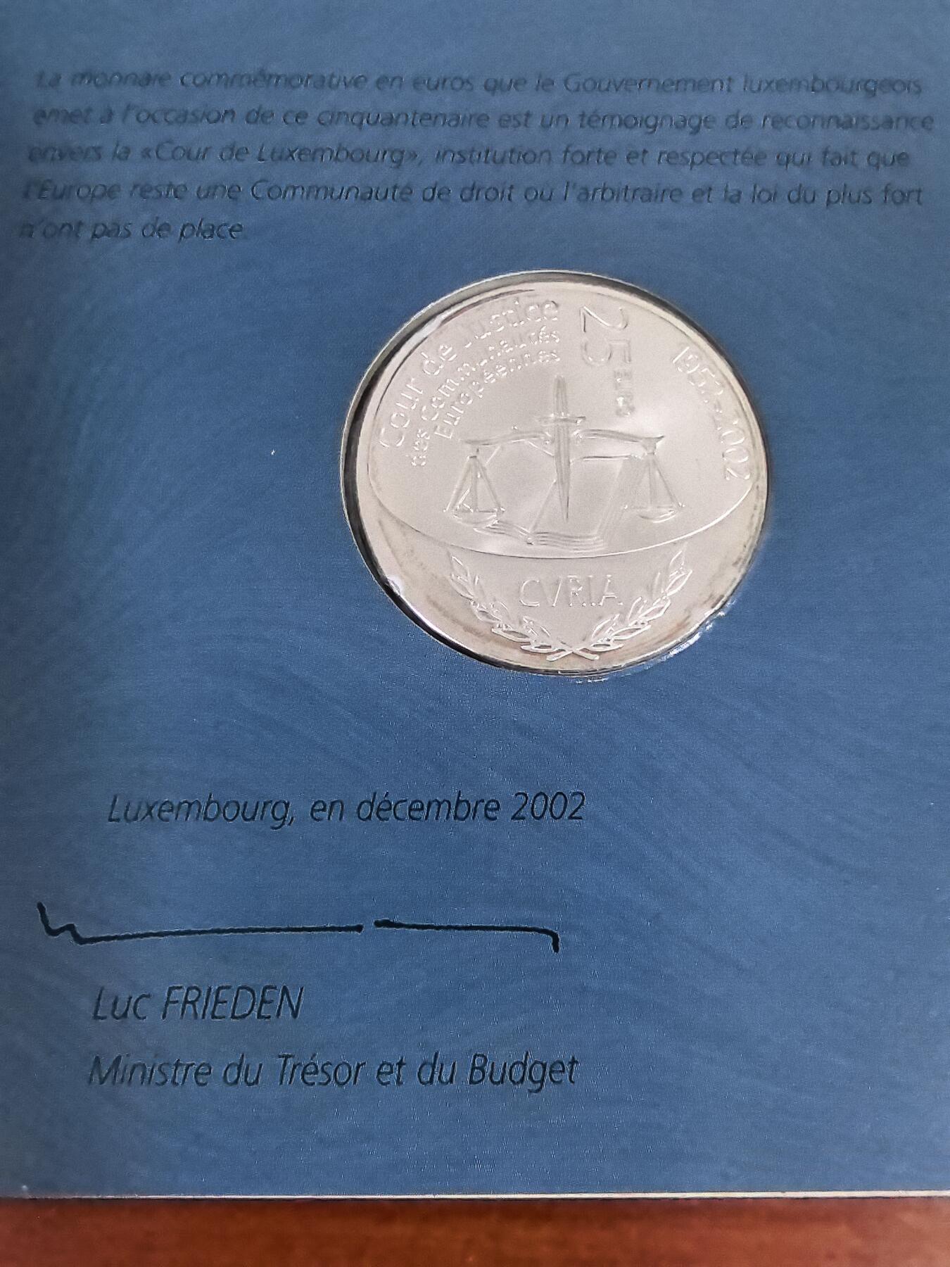 长老汇蛇年精选第六十三场拍卖  2002卢森堡欧洲法院25欧元精制银币，22.85克925银，卡装，2万枚