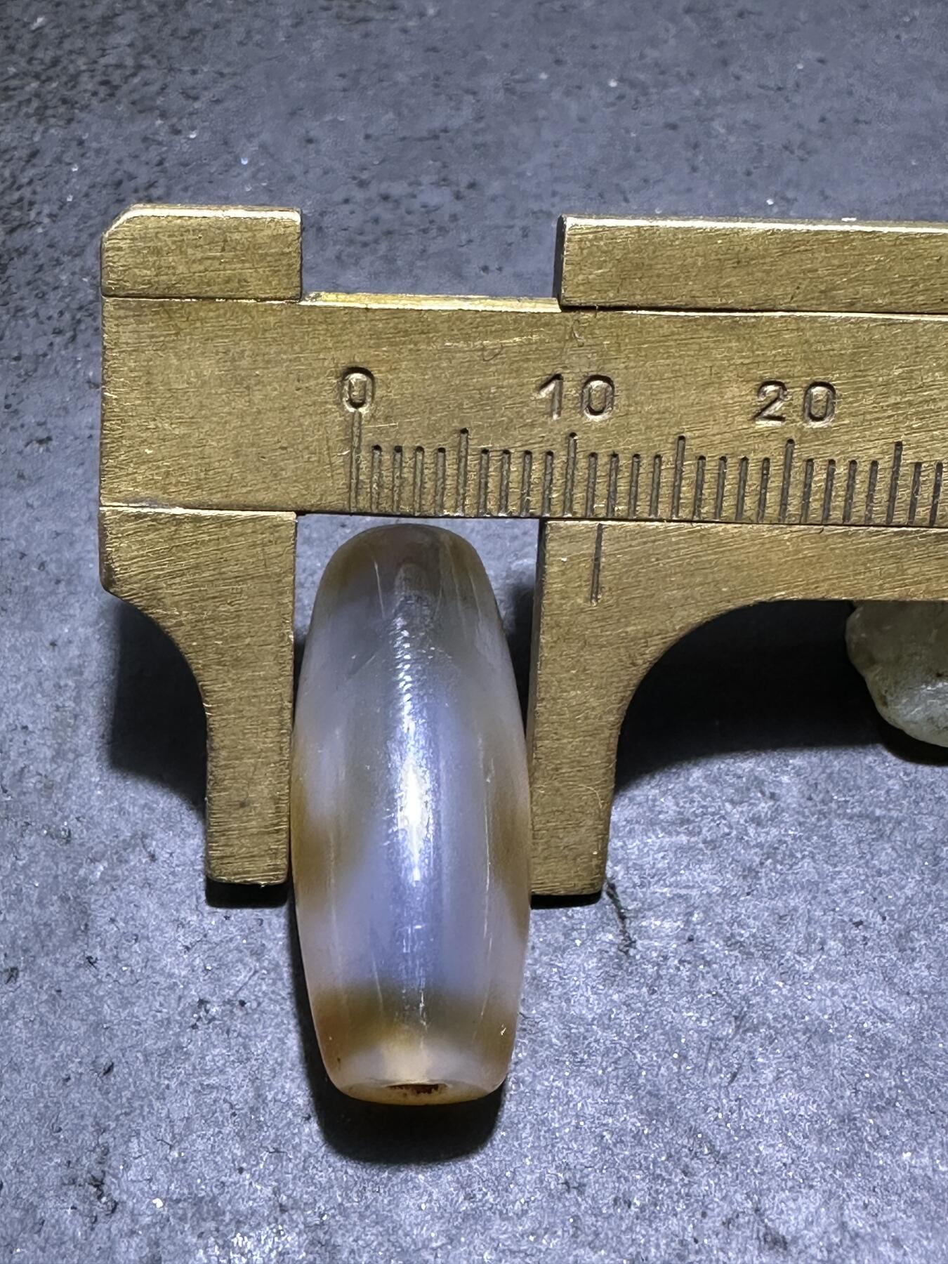仅此一颗，藏传虎牙随形天珠一颗