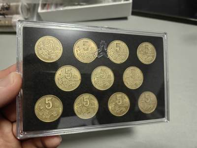 洪涛臻品批发群 精选邮票限时拍卖第1319期  91－01梅花五角套装，（起步价为单套价），《流通精挑带底光美品套币》，在流通品中精挑出来无锈的美品，荷花五角马上退市，梅花五角更具收藏潜力，喜欢的老板注意囤货，单套包邮《  需要不止一套的老板也可以直接联系我  》