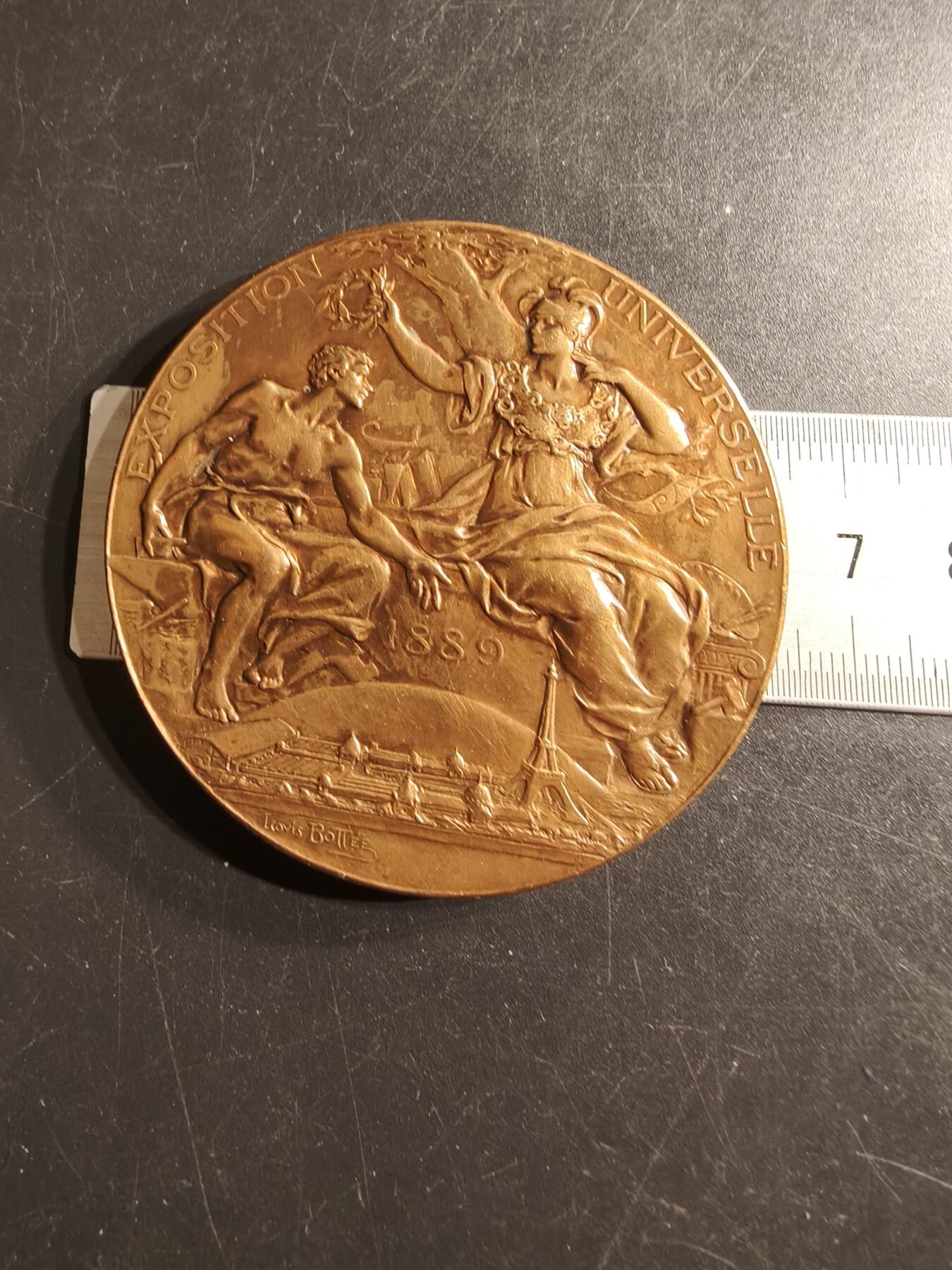 老王徽章第157期 法国巴黎1889世博会大铜章    路易博特名作     直径64mm.   重量105g