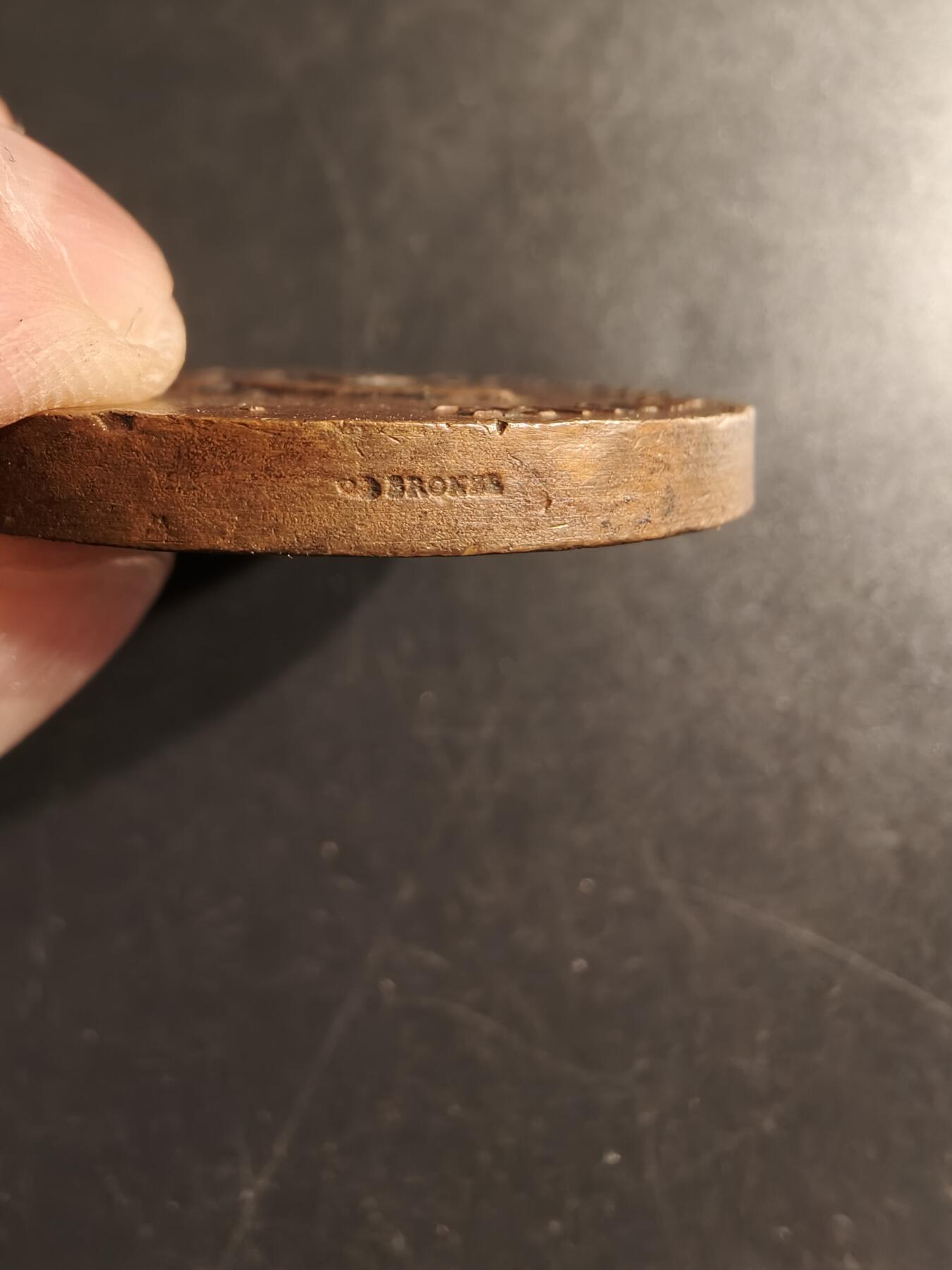 老王徽章第157期 法国冶金工业协会大铜章     直径46mm.   重量55.9g