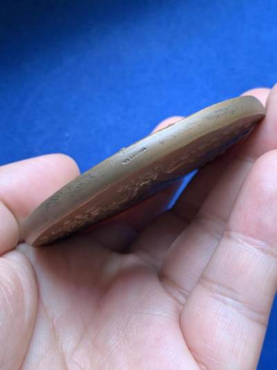 《竞宝斋》第429场 周日，周一，周二 3场连拍 （全场包邮） 1965年法国与意大利的跨国隧道勃朗峰公路隧道通车纪念铜章 187.7克 68mm