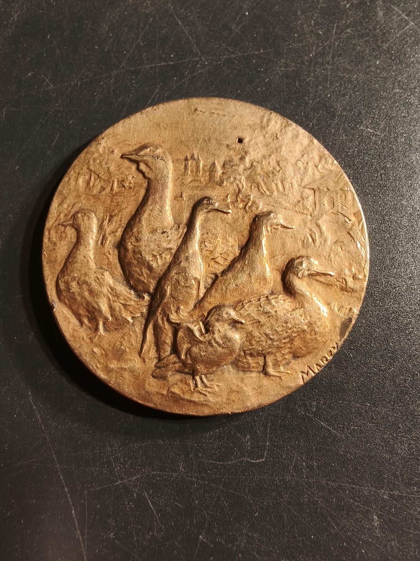 老王徽章第157期 法国掌状足禽饲养者协会镀金大铜章    直径45mm.   重量35.2g