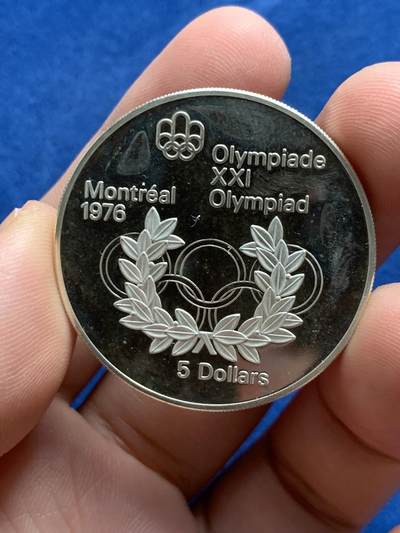 《竞宝斋》第429场 周日，周一，周二 3场连拍 （全场包邮） 加拿大1974年纪念1976年蒙特利尔夏季奥运会5元 奥运五环和花环精制银币 925银 24.3克
