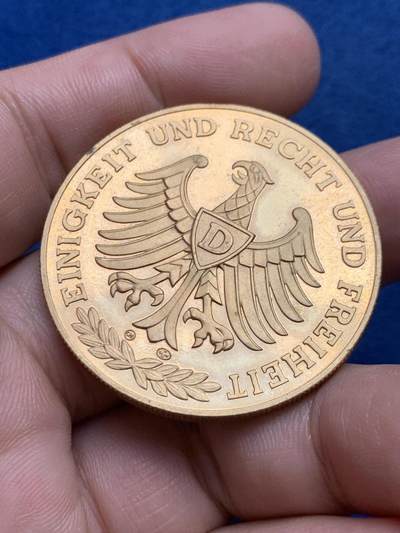 《竞宝斋》第429场 周日，周一，周二 3场连拍 （全场包邮） 德国柏林国会大厦纪念章 26.75克 39.8mm