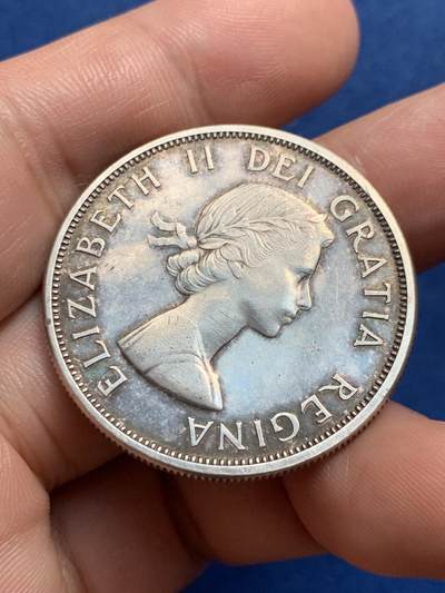 《竞宝斋》第429场 周日，周一，周二 3场连拍 （全场包邮） 加拿大1963年伊丽莎白二世1加元划船银币