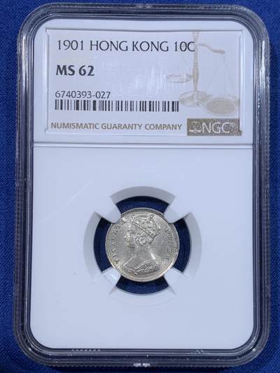 《竞宝斋》第429场 周日，周一，周二 3场连拍 （全场包邮） - NGC MS62 香港1901小维一毫银币，原色银光，干净清爽。一毫的MS品比五仙少见太多，62分已很少能遇到了。女王发丝头冠细节清楚，状态尚佳。